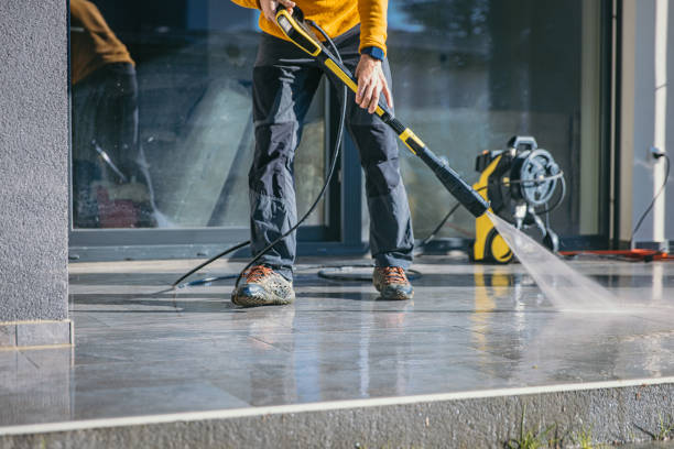 Best Playground Equipment Cleaning  in Cambridge, MN